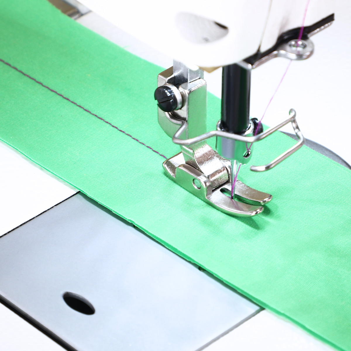 Automatic lockstitch machine with needle feed TEXI TRONIC 7F NF